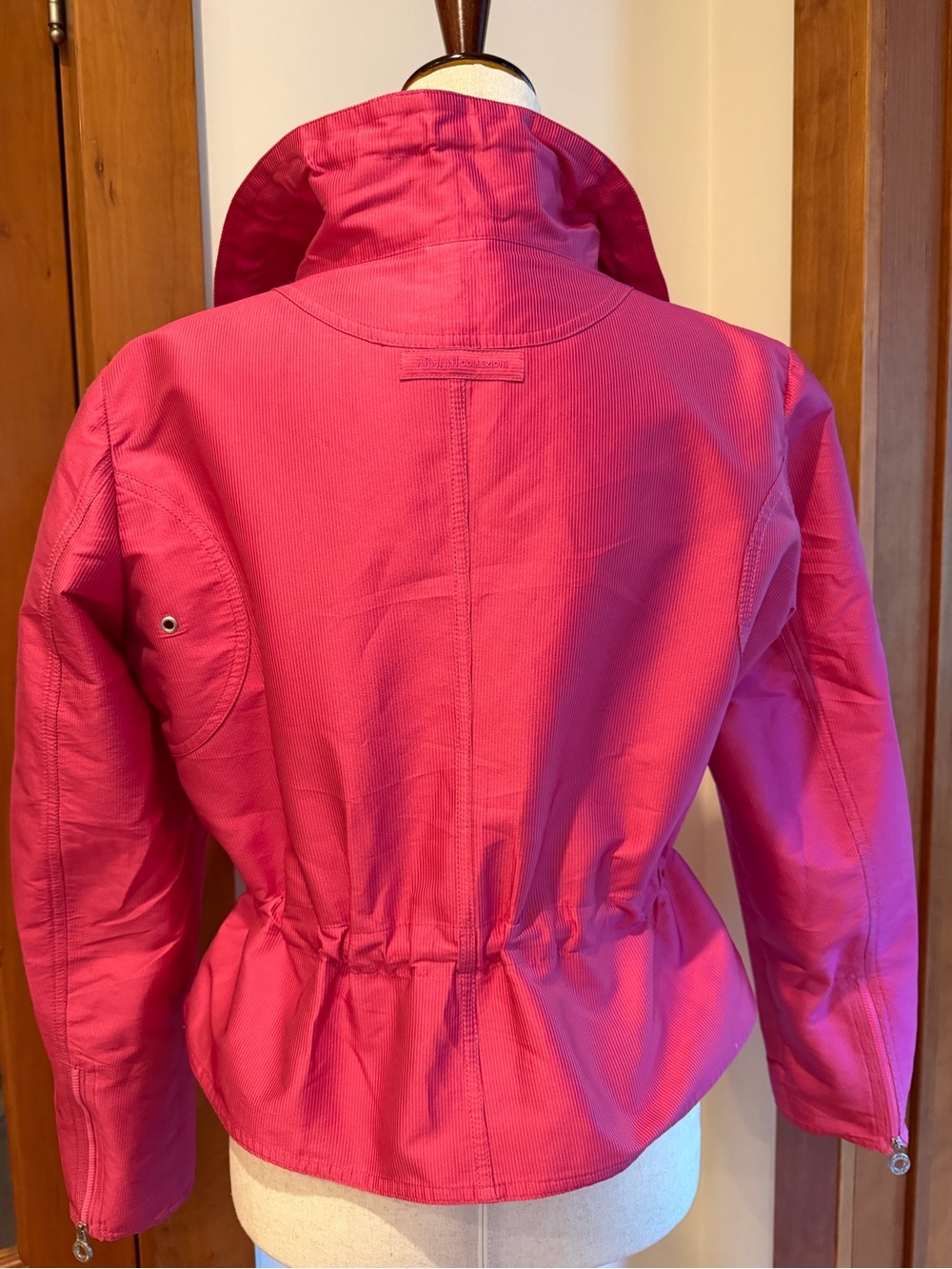 Vintage Armani Collezioni Hot Pink Hooded Zip-Front Jacket - Picture 5 of 10
